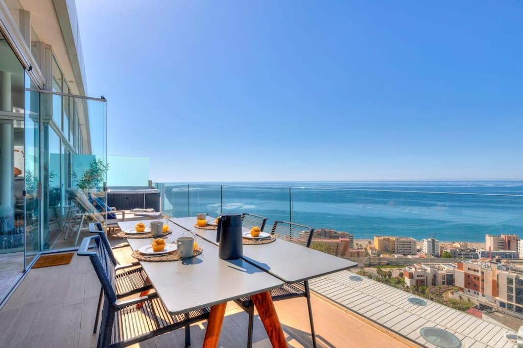 Appartement Stunning Luxurious Penthouse With Panoramic Views.